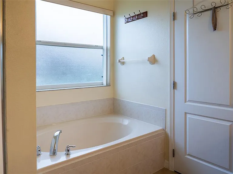 2955 Marbella Dr — Photo 12