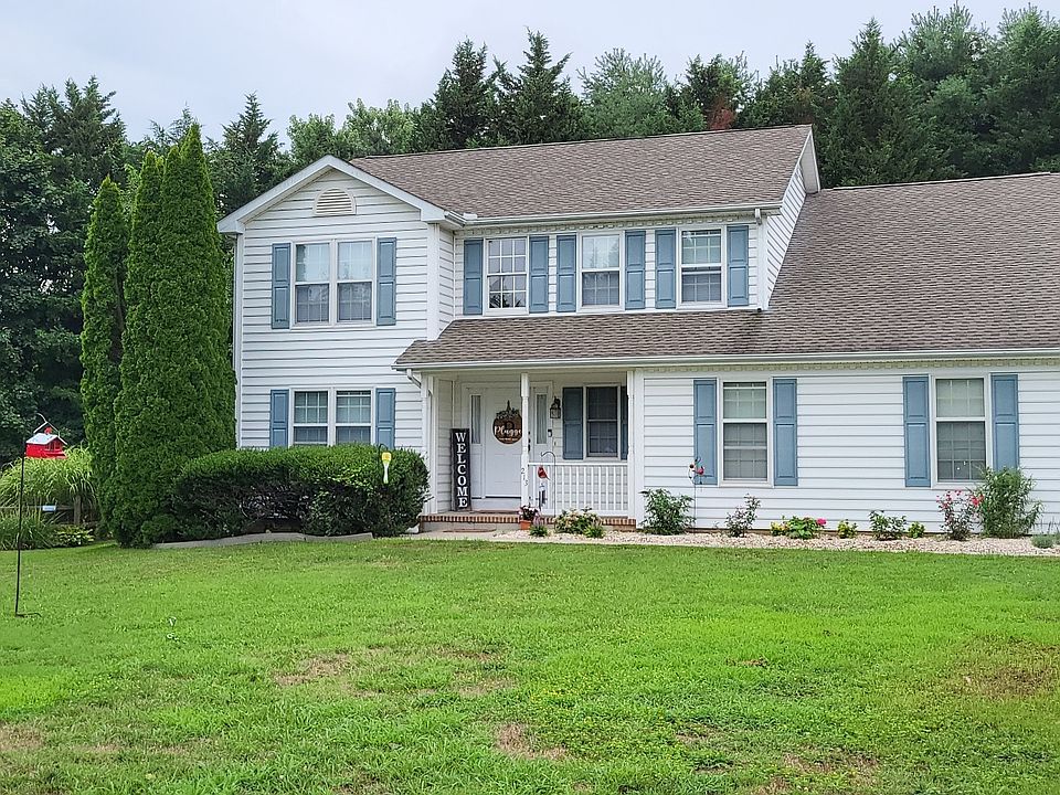 1st image of 213 Frederick Dr