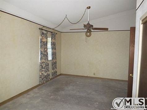 4th image of 19370 Fm 471 S