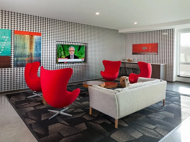 Spencer 68 — Photo 17