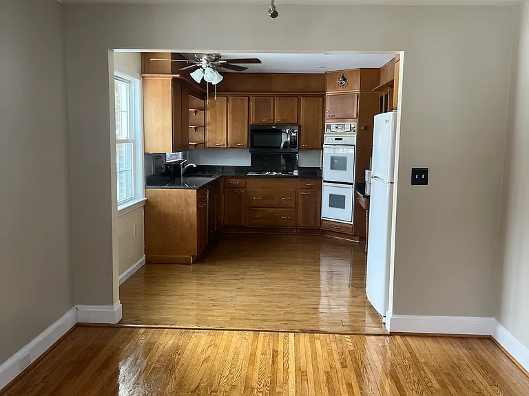 1001 S Main St #A — Photo 28