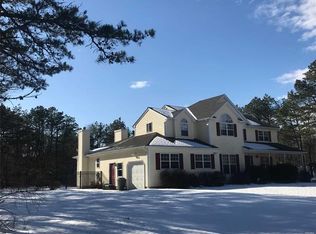 74 Freeman Ln, Manorville, NY 11949