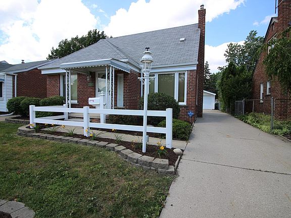 2nd image of 15736 Aster Ave