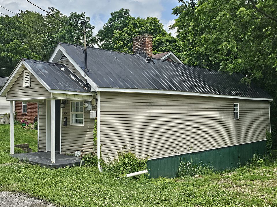 1st image of 307 N 1st St