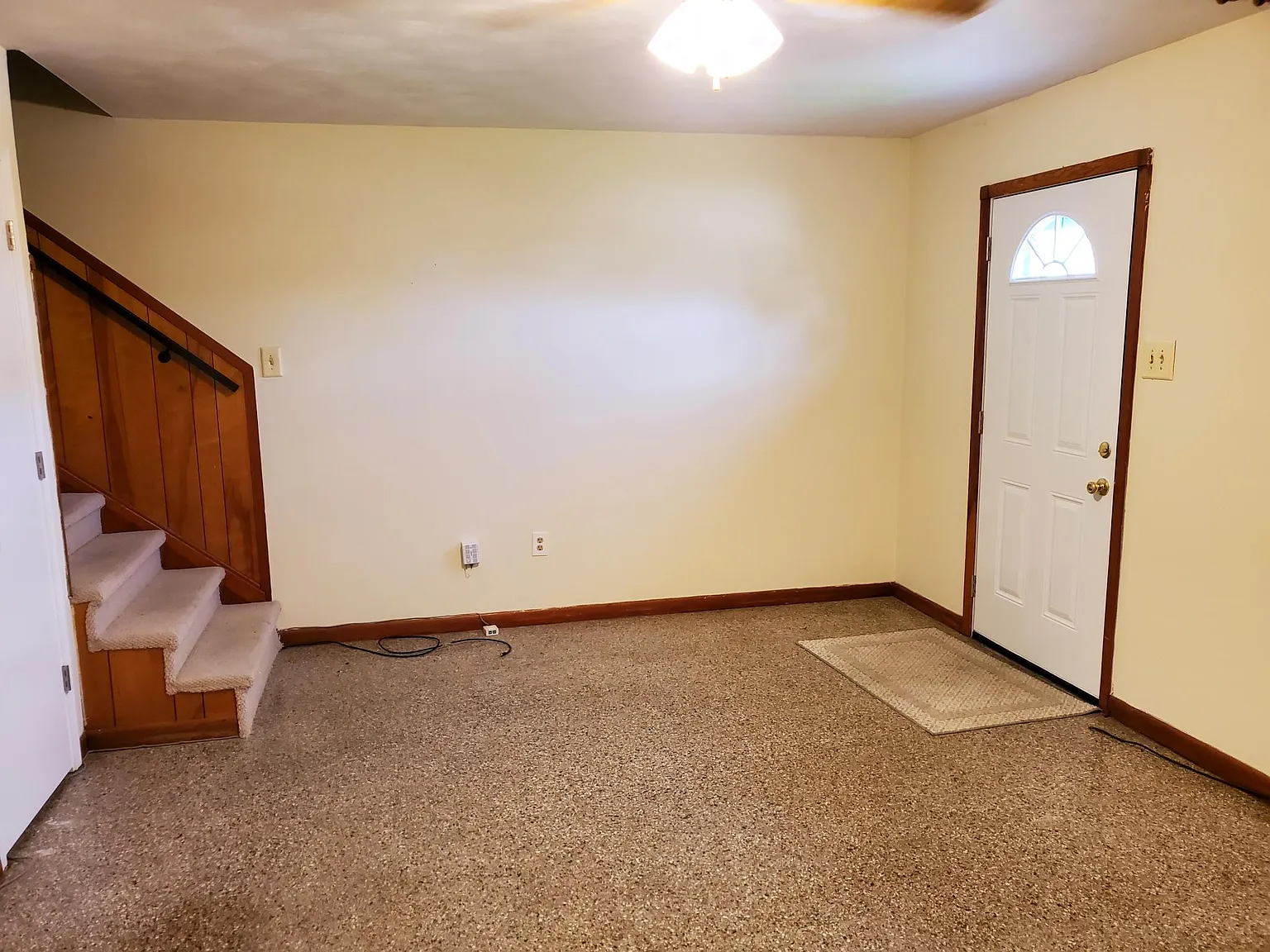 2 bed, 1.5 bath, 1000 sqft, $1,400 — Photo 2