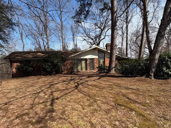 2042 Robinson Rd #2, Newton, NC 28658