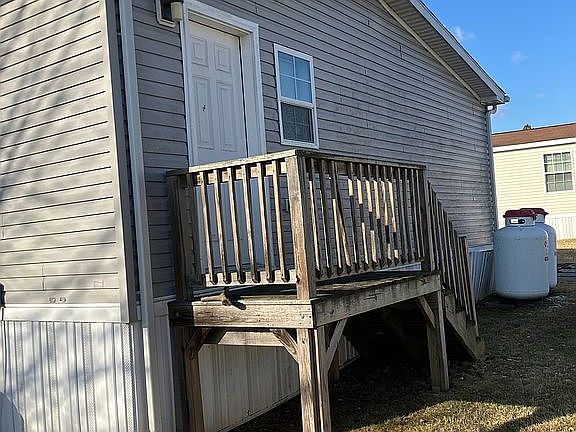 4th image of 29 Jacqueline Dr