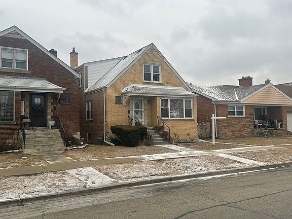 3rd image of 7330 W 61st Pl