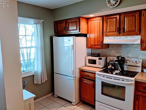 2nd image of 710 Creekside Dr