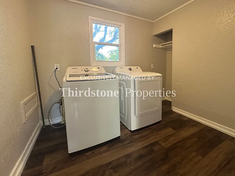 1853 W 6th St — Photo 12