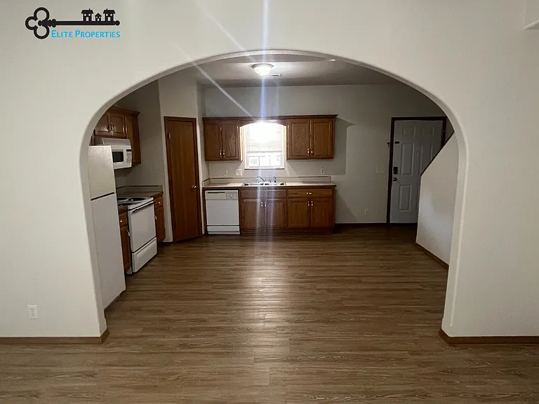 810 S Griffith Ave #1 — Photo 3