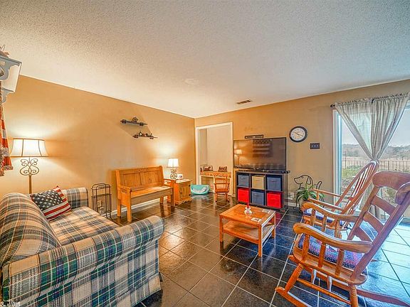 5th image of 509 Belvedere Dr