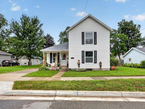 124 Washington St NW, Sparta, MI 49345