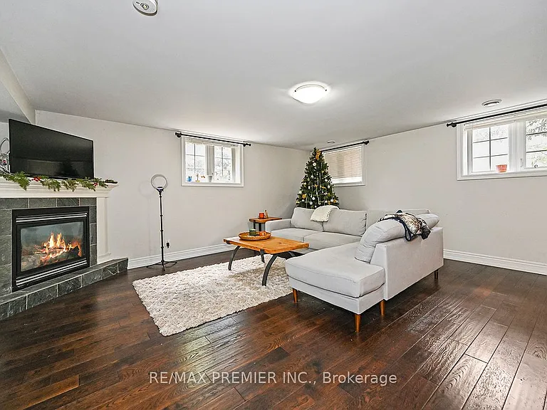 916 Scarlett Rd #BASEMENT — Photo 10