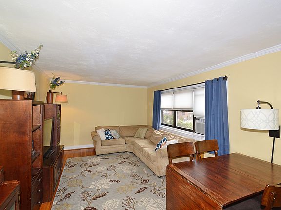 5th image of 21928 75th Ave
