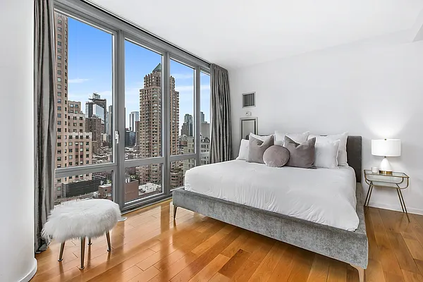 Rented by Corcoran | media 22