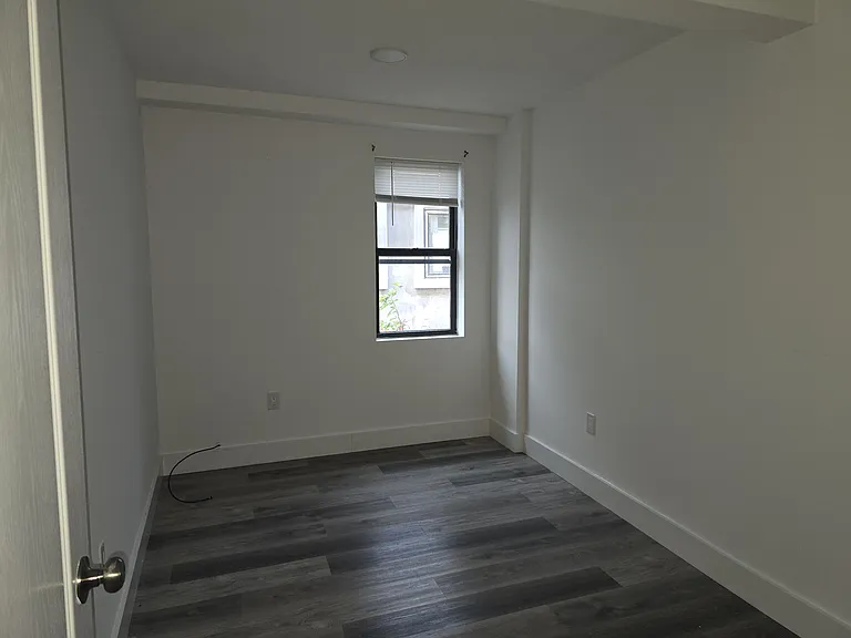 335 Mallory Ave #2 — Photo 9