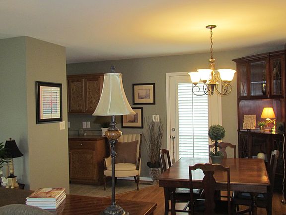 5th image of 65 Brentwood Dr