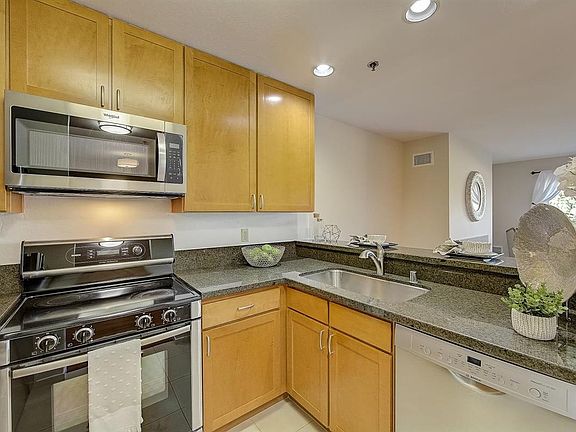 5th image of 300 Murchison Dr APT 104