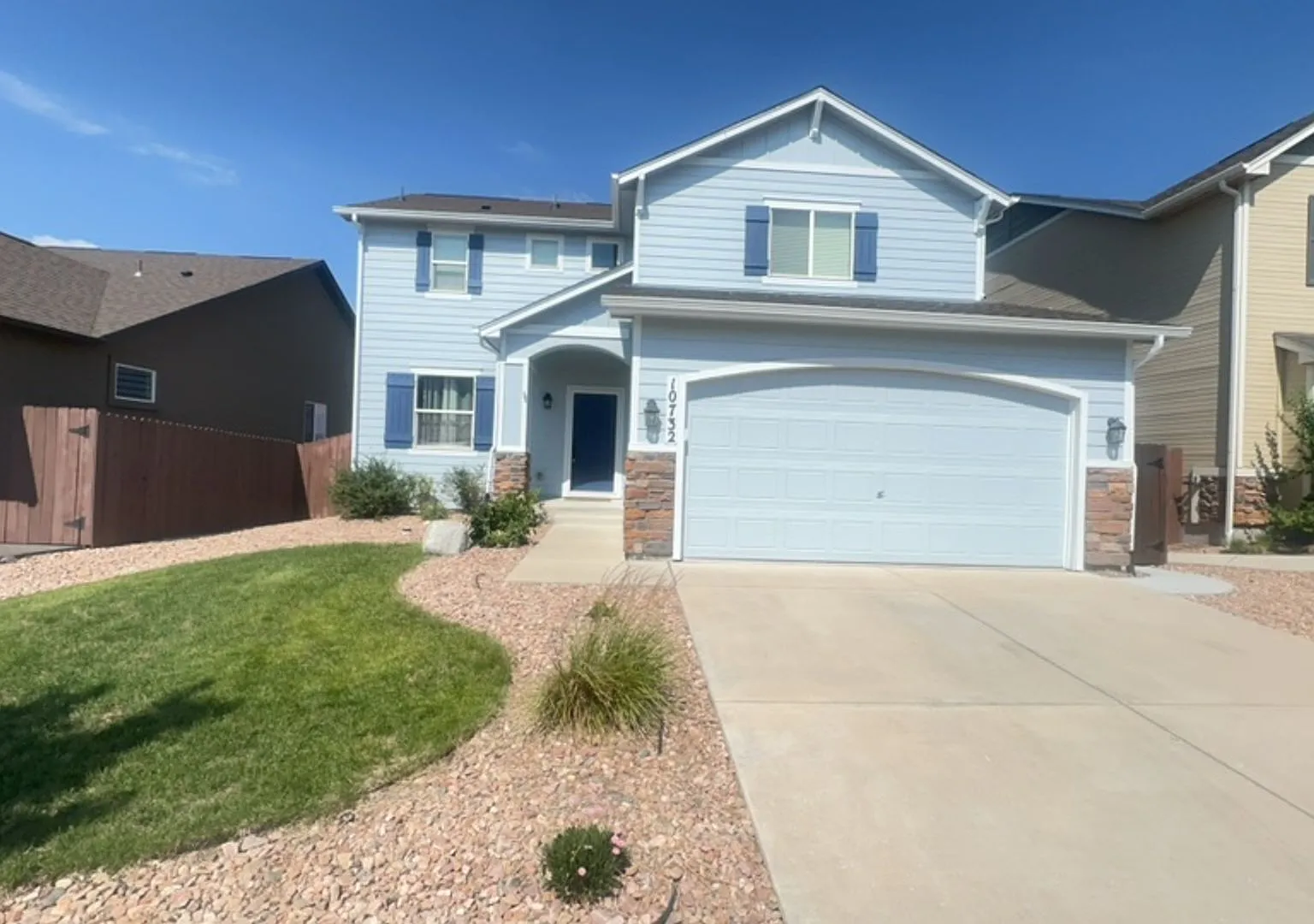Pine Creek Beauty! 5 bedroom, 3.5 bath Home — Photo 1
