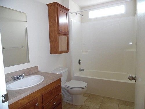 5th image of 28698 Beechwood Ave