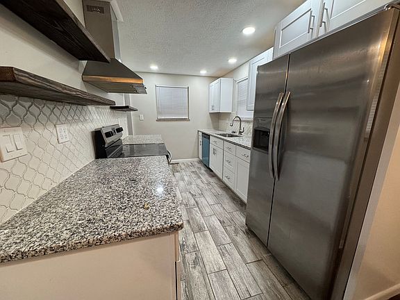 5th image of 341 N Cherrywood Ave