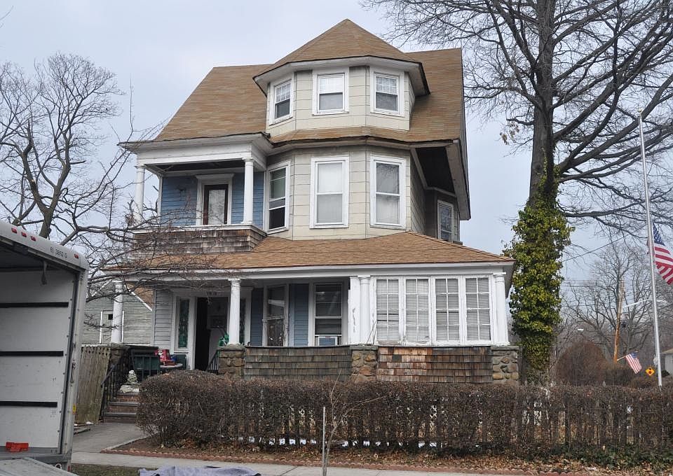 1st image of 21519 36th Ave