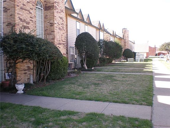 2nd image of 3614 Clubview Dr