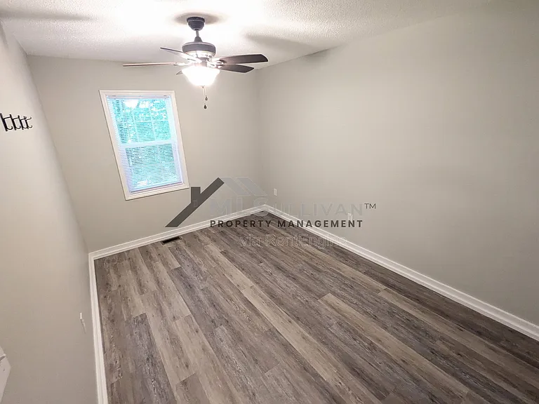 4 Willow Bridge Dr #1 — Photo 16