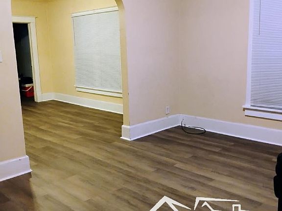 5th image of 32 E Cotton St #1/2