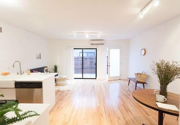 5th image of 427 1/4 N Vendome St #427.25