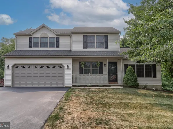 4 Mayfly Ct, Myerstown, PA 17067