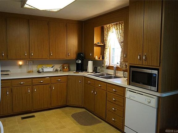 5th image of 105 N Mahuron Dr