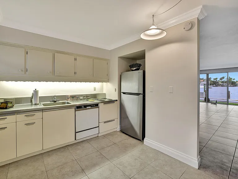 2727 Yacht Club Blvd #2A — Photo 41
