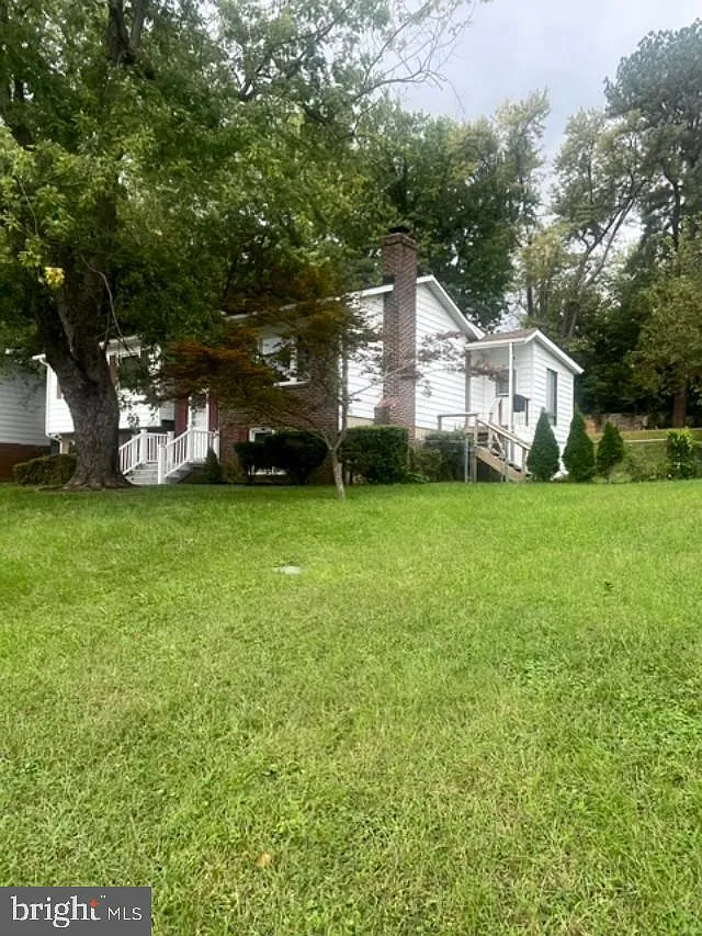 4 bed, 2.5 bath, 1818 sqft, $3,100 — Photo 2