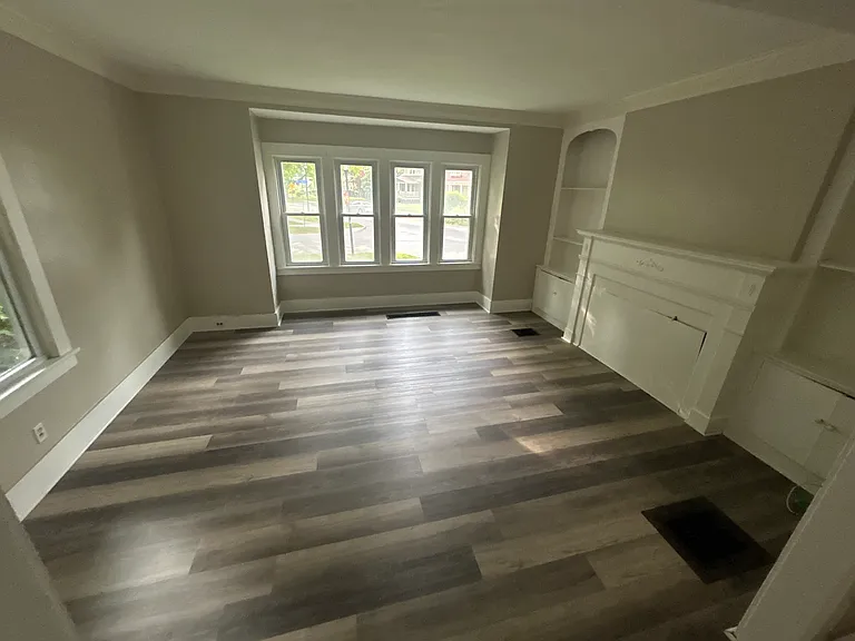 84 Canterbury Rd — Photo 3