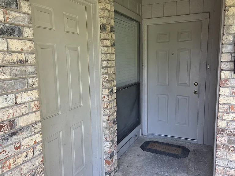 1307 Brady Dr — Photo 2