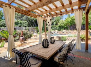 12406 Oak Leaf Ct, Auburn, CA 95603