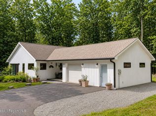 15 Millbrook Rd, New Paltz, NY 12561