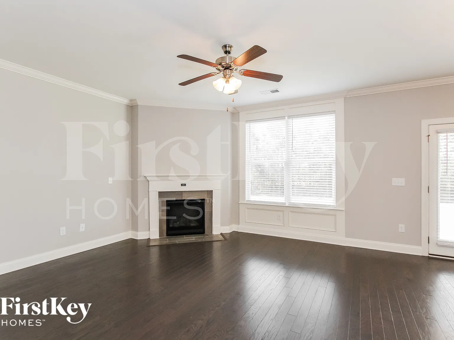 4 bed, 2.5 bath, 2344 sqft, $2,390 — Photo 2