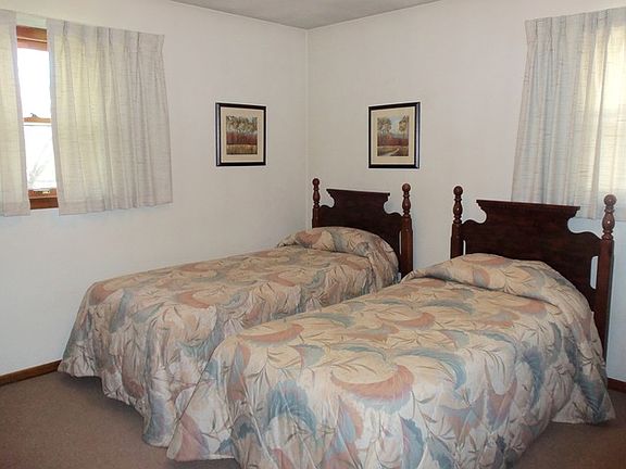 5th image of 425 Ingalls Ave