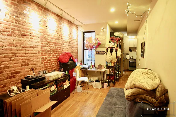 Rented by Grand & Co. | media 44