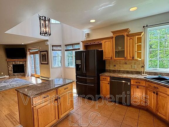 2nd image of 1023 Packer Rd