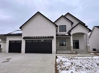 17972 Tanglewood Dr, Clive, IA 50325