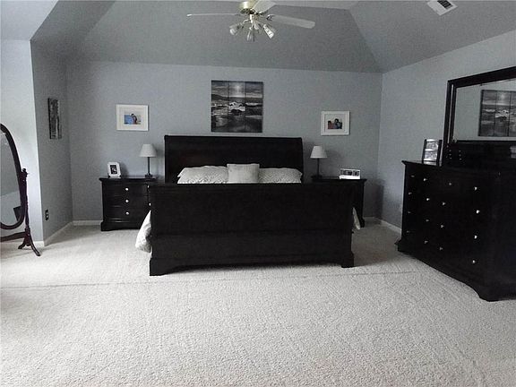 2nd image of 4416 Courtney Ln