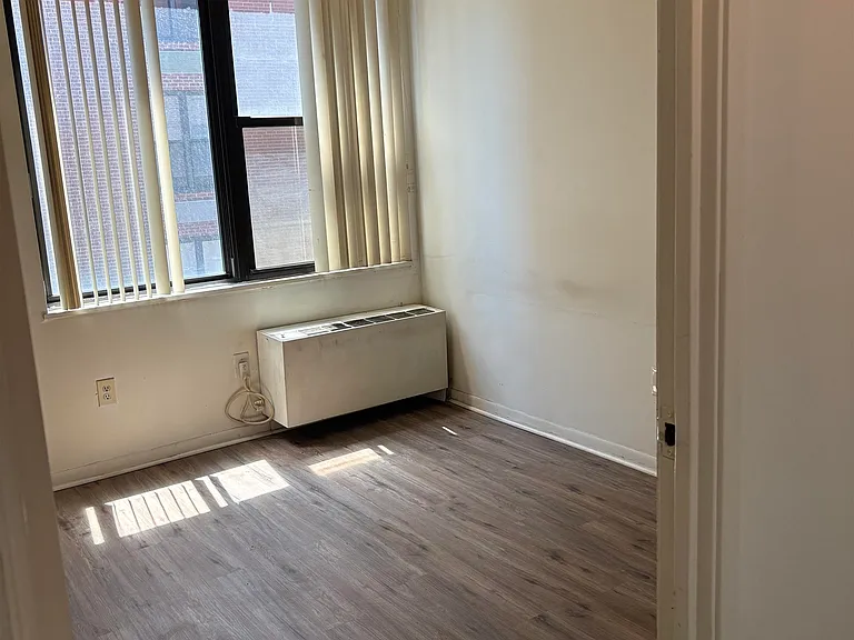 9019 Wall St #4G — Photo 6