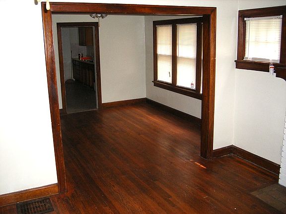 3rd image of 1816 E 47th Ter
