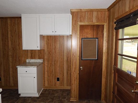 4th image of 614 S Taylor St