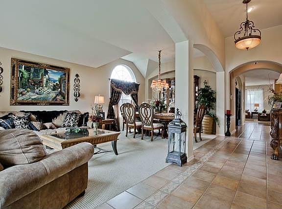 3rd image of 9209 Garden Grove Dr