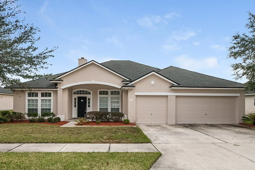 4 bed, 3.0 bath, 2478 sqft, $2,395 — Photo 1
